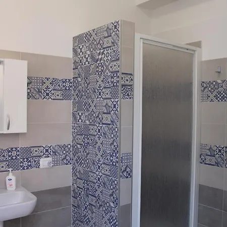 Appartamento La Stanza Vicino Al Mare , Una Camera Da Letto E Bagno Con Balcone Vista Mare Balestrate