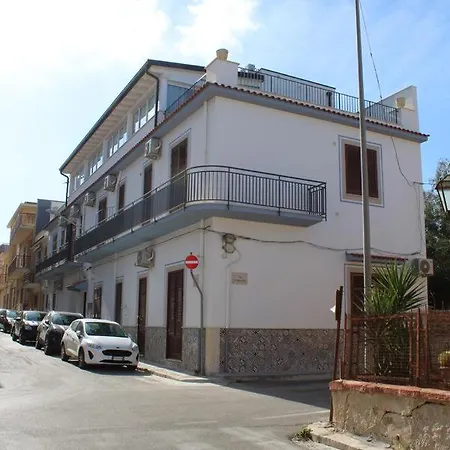La Stanza Vicino Al Mare , Una Camera Da Letto E Bagno Con Balcone Vista Mare 아파트
