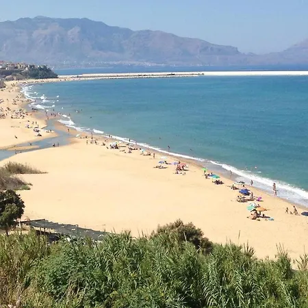 La Stanza Vicino Al Mare , Una Camera Da Letto E Bagno Con Balcone Vista Mare 아파트 *