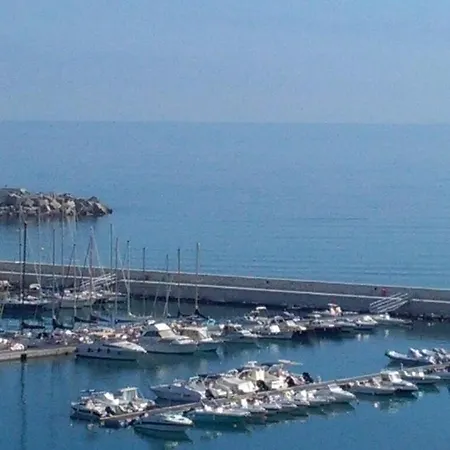La Stanza Vicino Al Mare , Una Camera Da Letto E Bagno Con Balcone Vista Mare 아파트